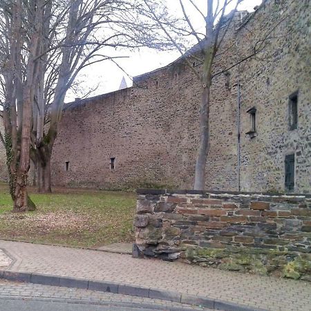 Ferienwohnung "An Der Stadtmauer" Andernach Exterior foto